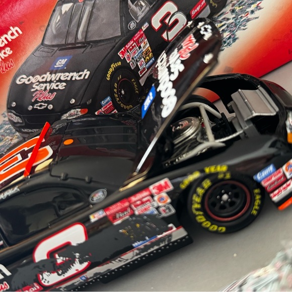 NASCAR - Picture 2 of 5